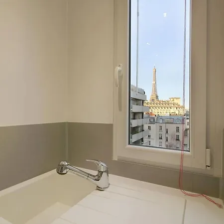 Apartment Balcony & Eiffel Tower View City *